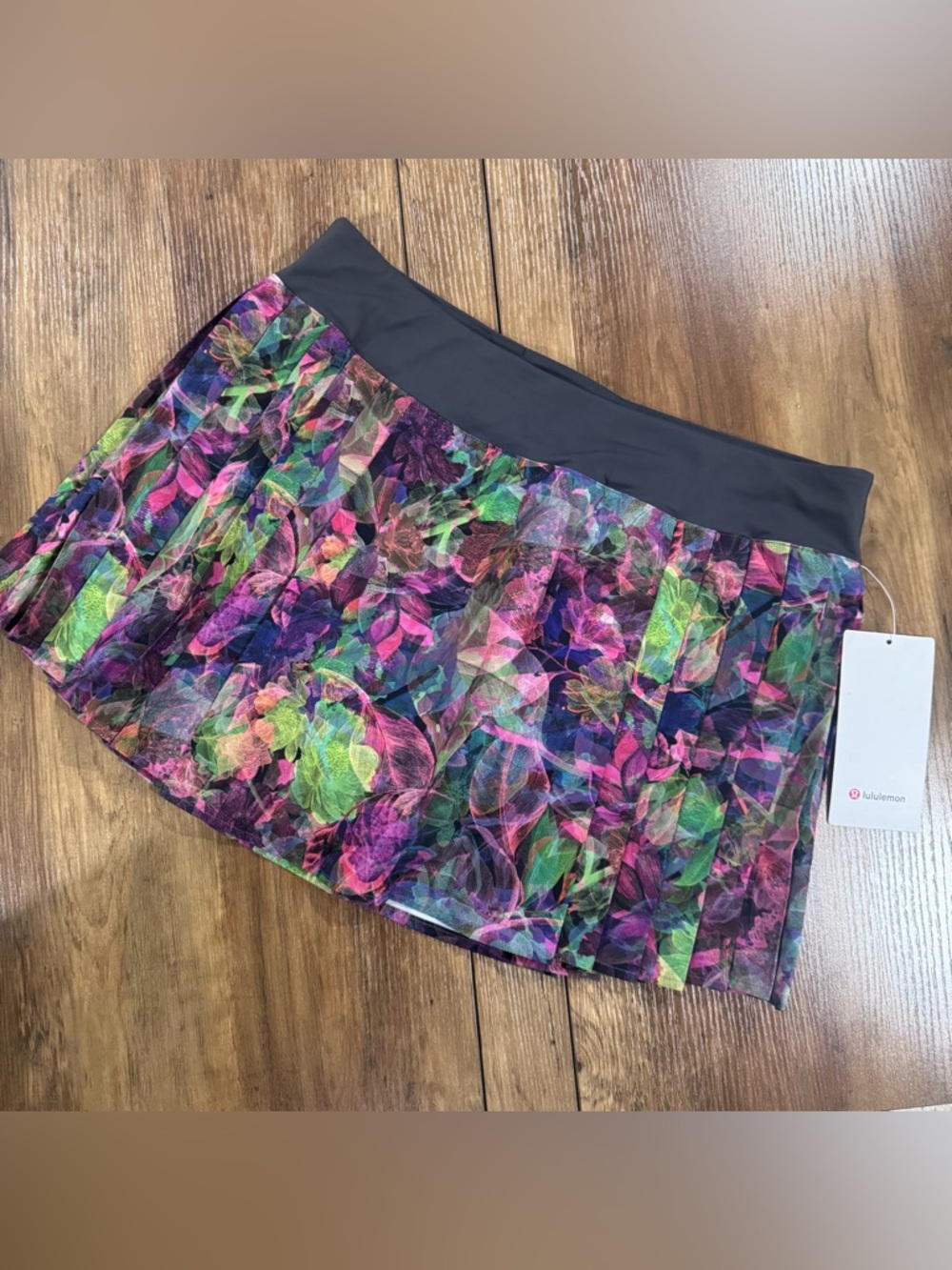 Lululemon Side-Pleat High-Rise Tennis Skirt - Picture 4 of 9